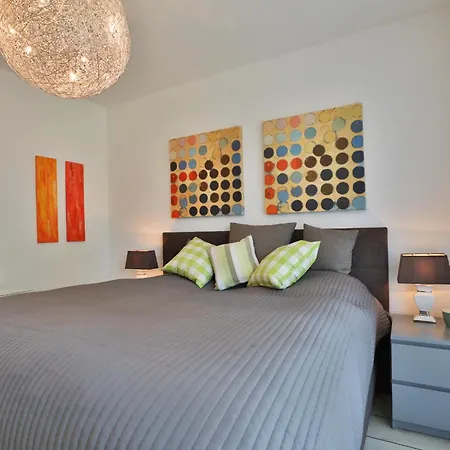 Ocean Breeze No 6 Apartment