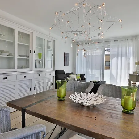 Ocean Breeze No 6 Apartment