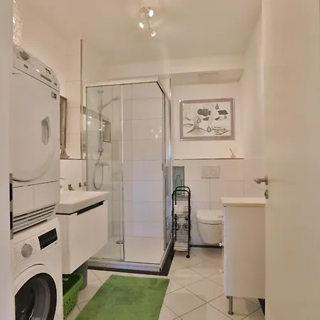 Ocean Breeze No 6 Apartment *